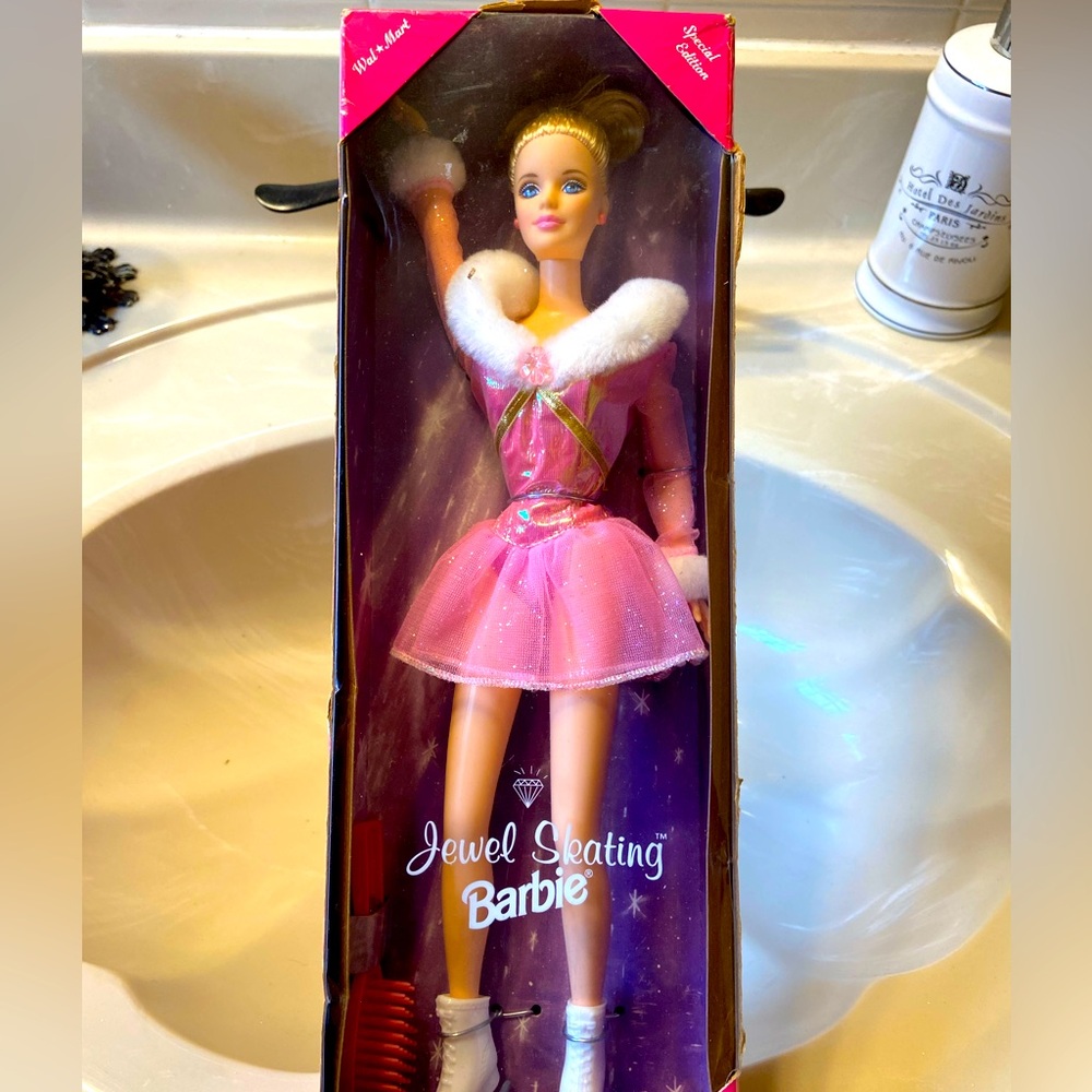 Barbie Jewel Skating NIB